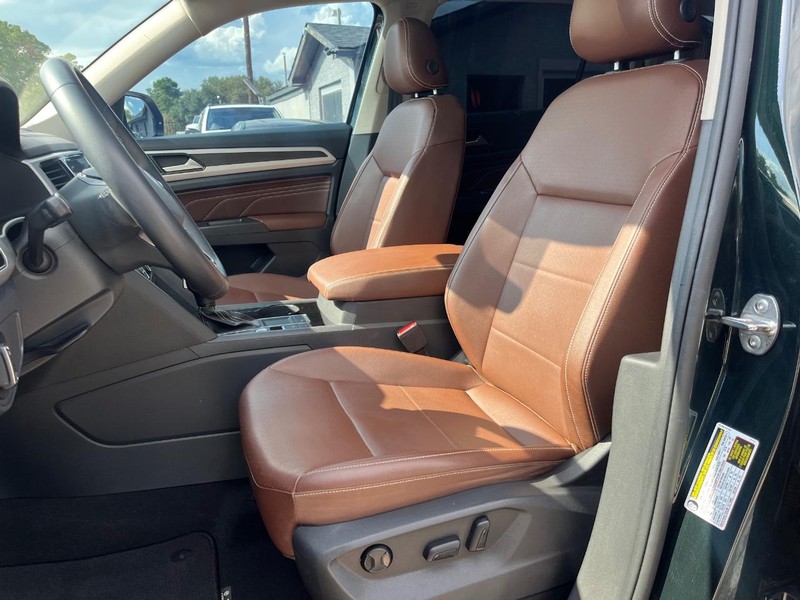 Volkswagen Atlas Vehicle Full-screen Gallery Image 11