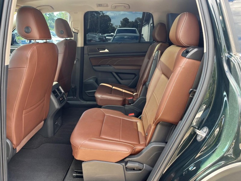 Volkswagen Atlas Vehicle Full-screen Gallery Image 19