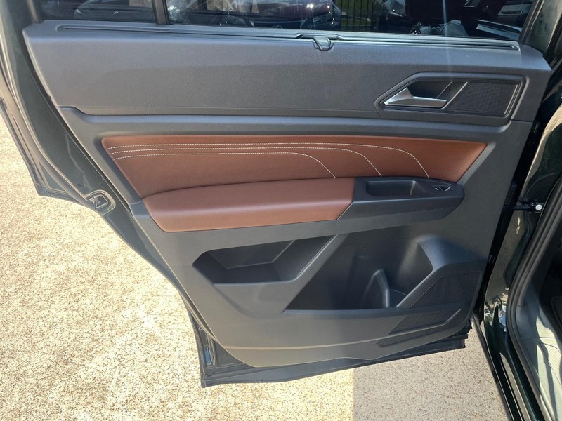 Volkswagen Atlas Vehicle Full-screen Gallery Image 21