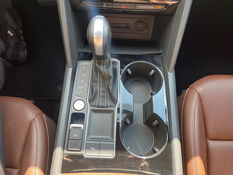 Volkswagen Atlas Vehicle Full-screen Gallery Image 25