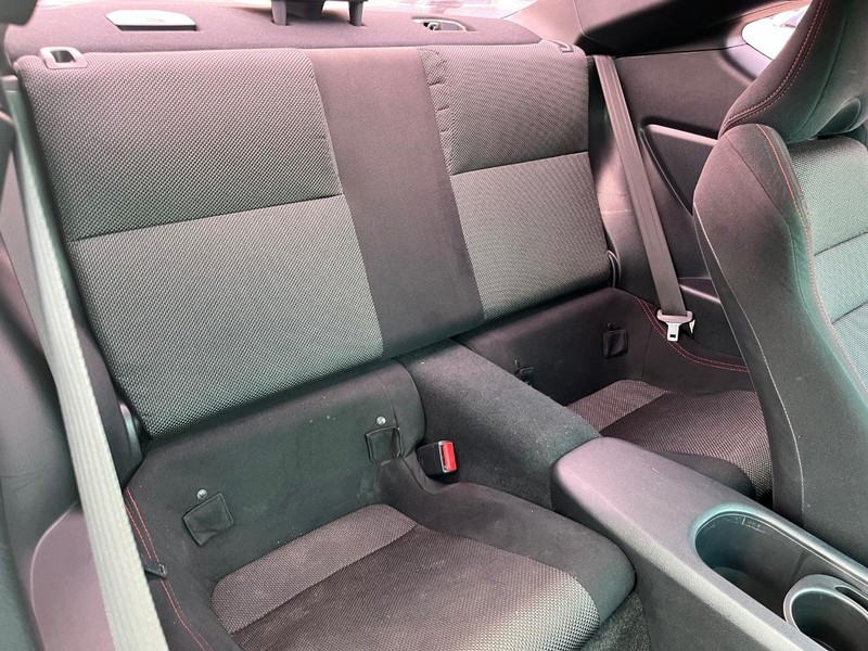 Subaru BRZ Vehicle Full-screen Gallery Image 16