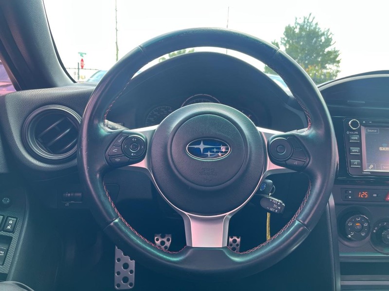 Subaru BRZ Vehicle Full-screen Gallery Image 17