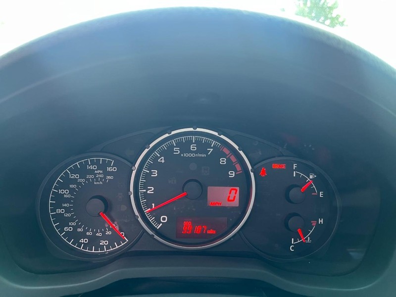 Subaru BRZ Vehicle Full-screen Gallery Image 18