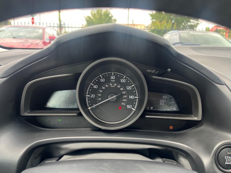 Mazda MAZDA3 4-Door Vehicle Full-screen Gallery Image 21