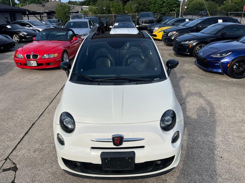 FIAT 500 Vehicle Full-screen Gallery Image 03