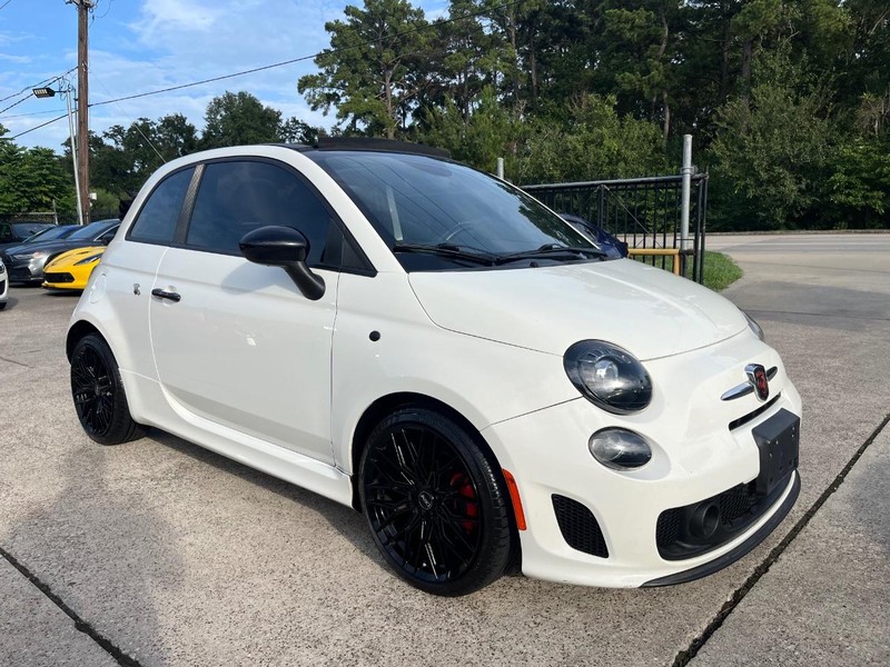 FIAT 500 Vehicle Full-screen Gallery Image 04