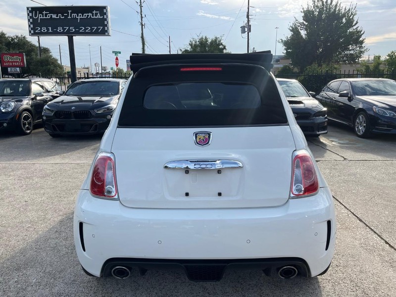 FIAT 500 Vehicle Full-screen Gallery Image 06