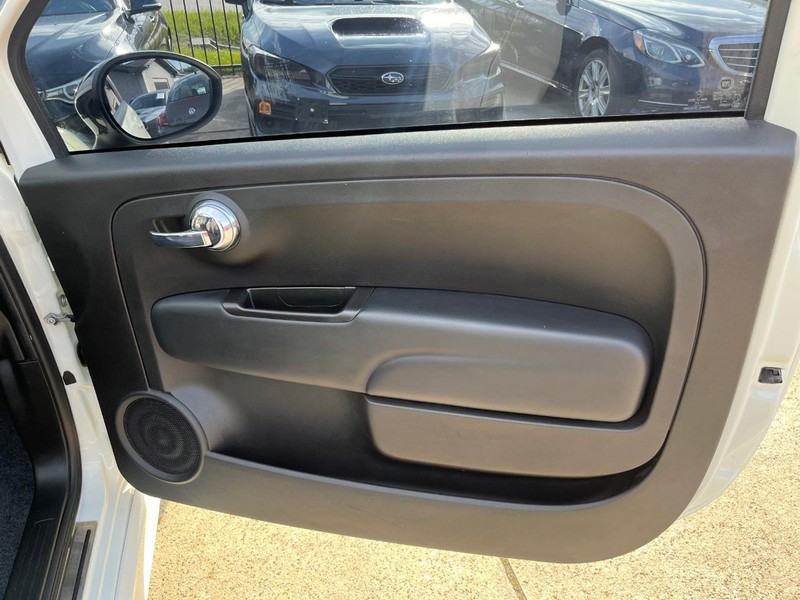 FIAT 500 Vehicle Full-screen Gallery Image 14