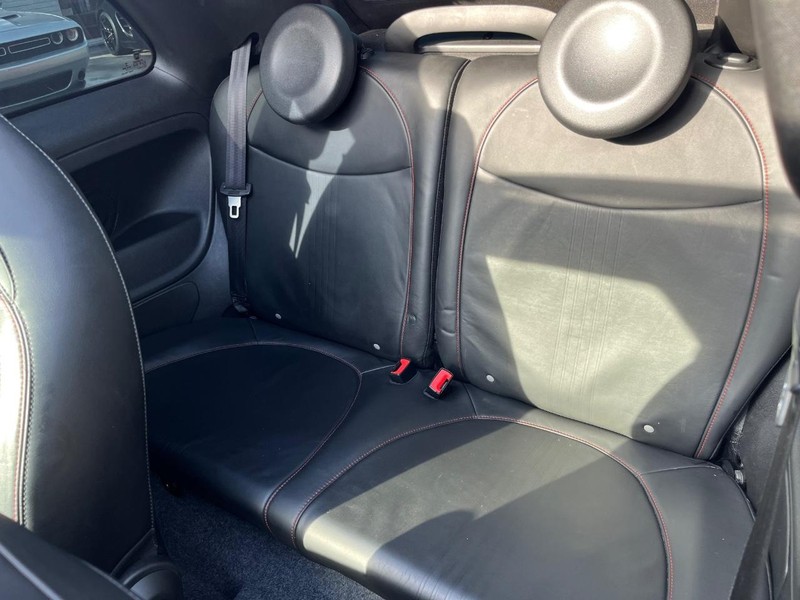 FIAT 500 Vehicle Full-screen Gallery Image 15