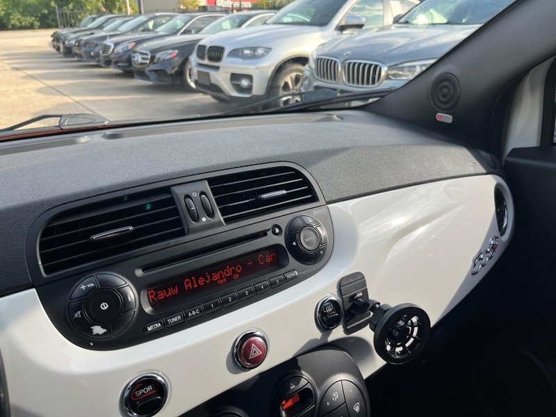 FIAT 500 Vehicle Full-screen Gallery Image 19