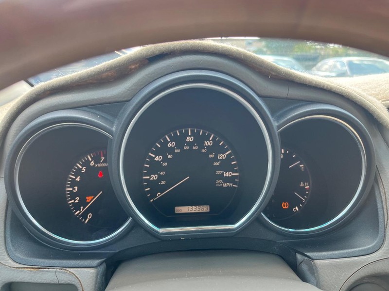 Lexus RX 350 Vehicle Full-screen Gallery Image 21