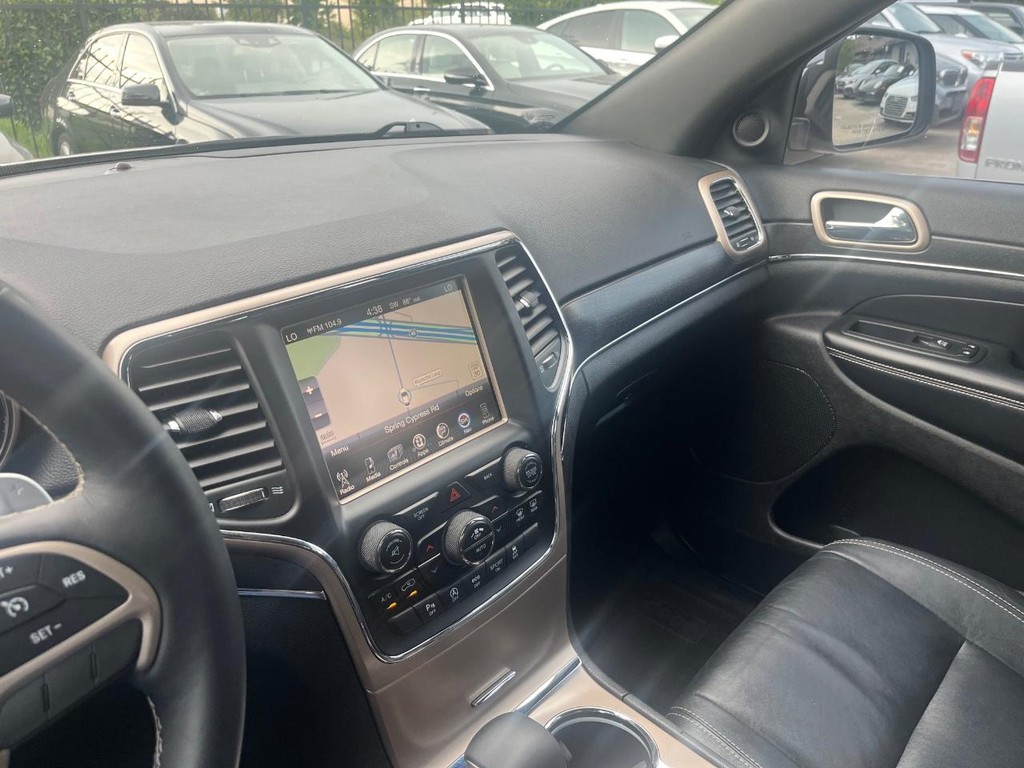 Jeep Grand Cherokee Vehicle Full-screen Gallery Image 25