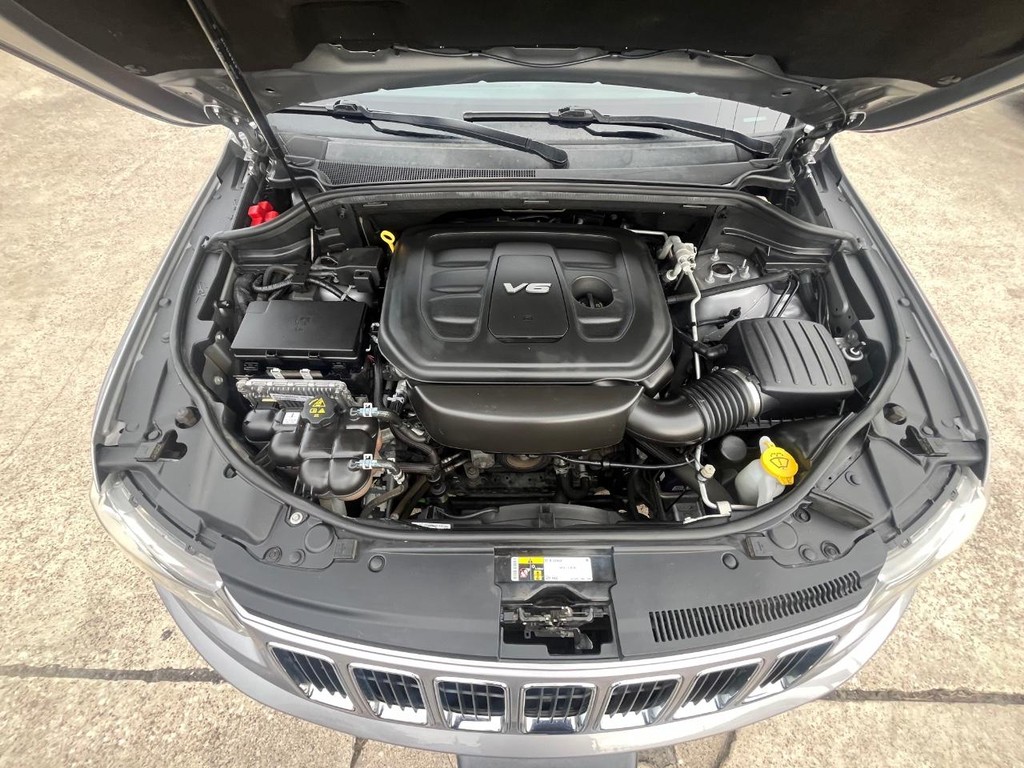 Jeep Grand Cherokee Vehicle Full-screen Gallery Image 28