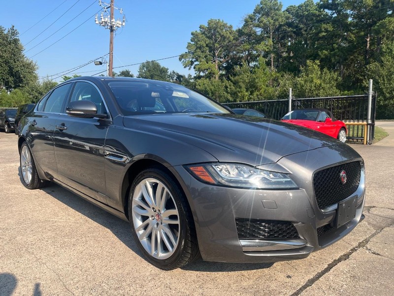 Jaguar XF Vehicle Full-screen Gallery Image 04