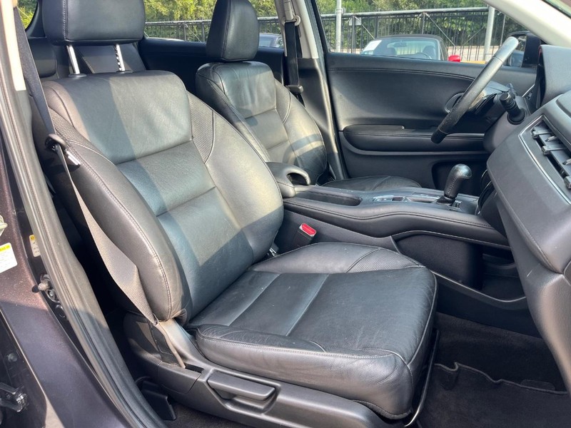 Honda HR-V Vehicle Full-screen Gallery Image 14