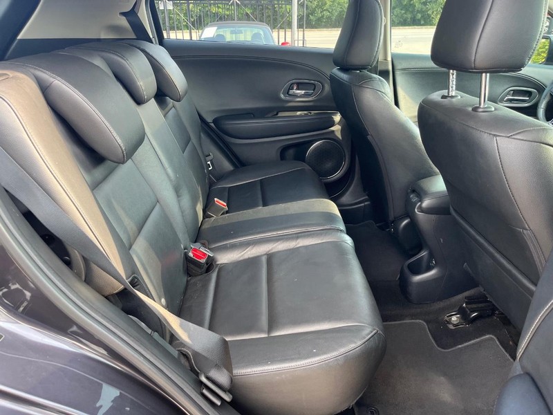 Honda HR-V Vehicle Full-screen Gallery Image 16