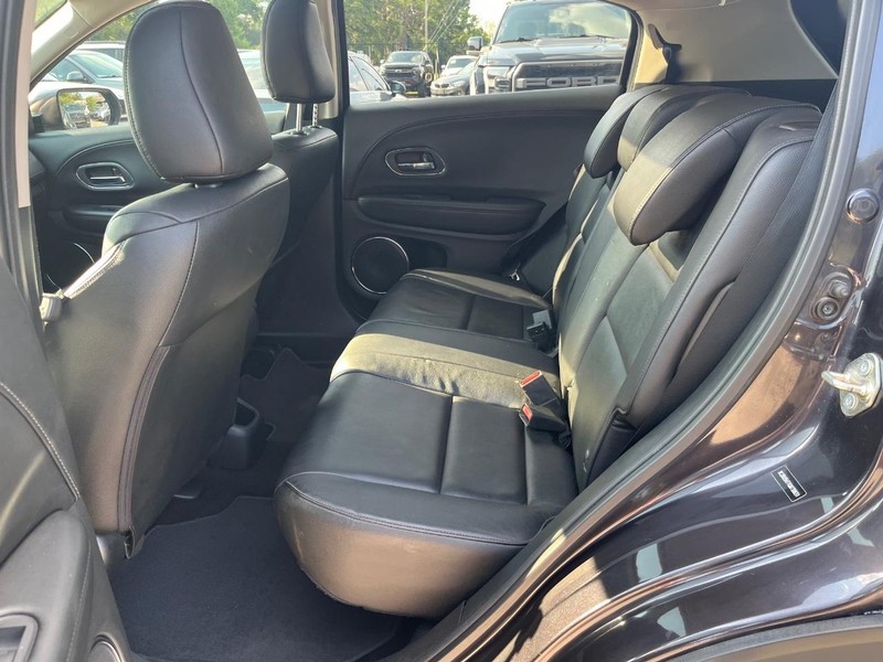 Honda HR-V Vehicle Full-screen Gallery Image 18