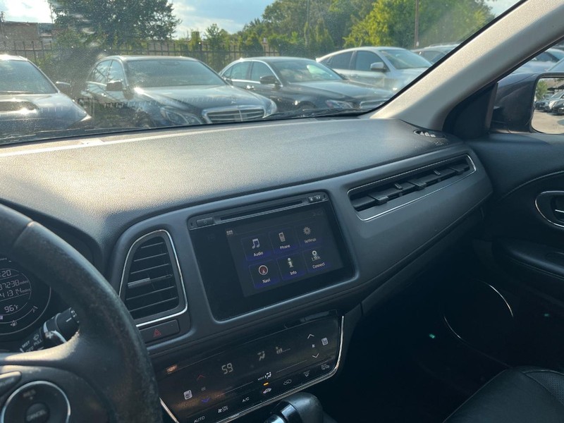 Honda HR-V Vehicle Full-screen Gallery Image 24