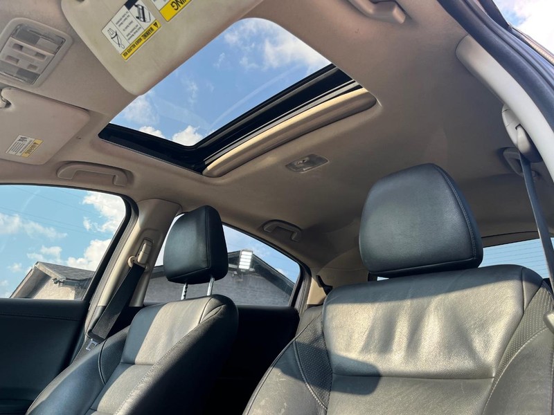 Honda HR-V Vehicle Full-screen Gallery Image 25