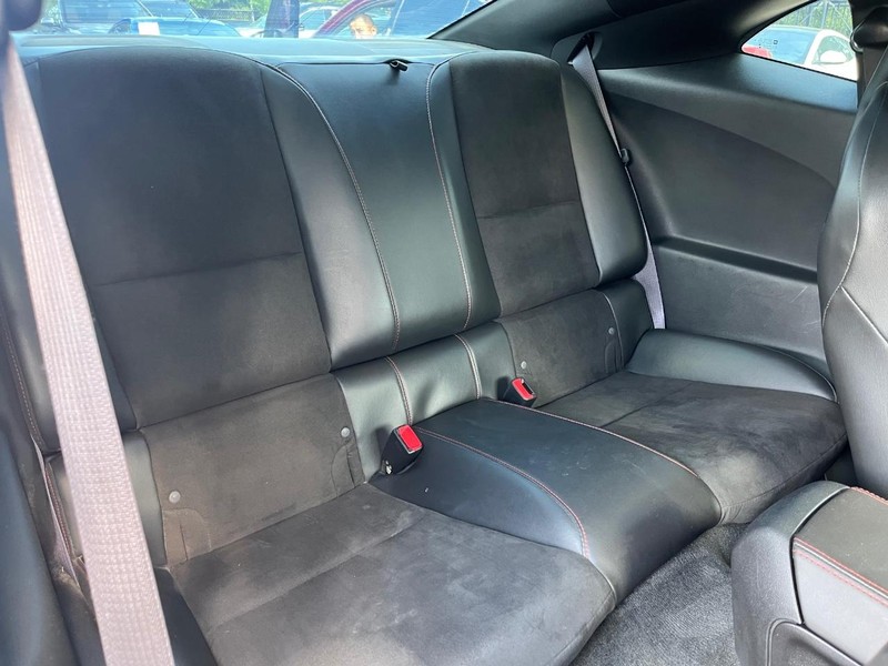 Chevrolet Camaro Vehicle Full-screen Gallery Image 16