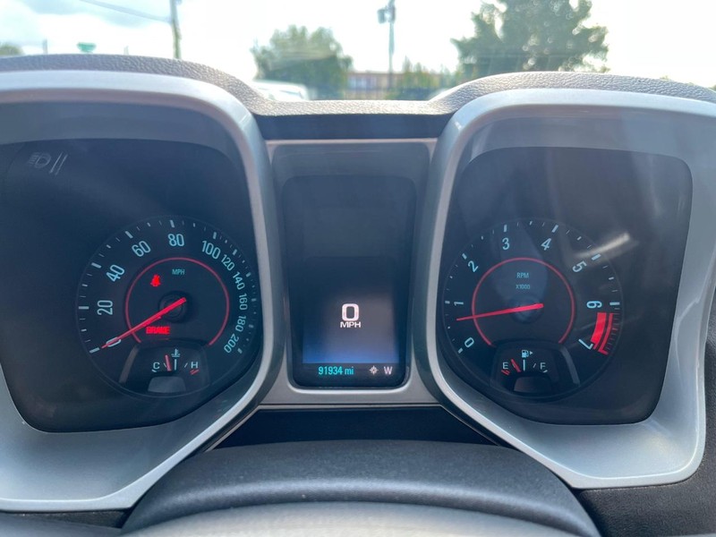 Chevrolet Camaro Vehicle Full-screen Gallery Image 18