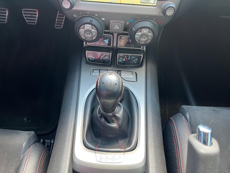 Chevrolet Camaro Vehicle Full-screen Gallery Image 22