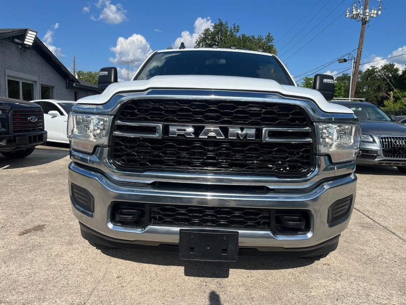 Ram 2500 Vehicle Full-screen Gallery Image 02