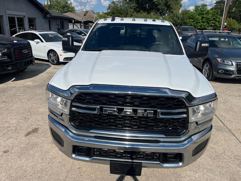 Ram 2500 Vehicle Full-screen Gallery Image 03