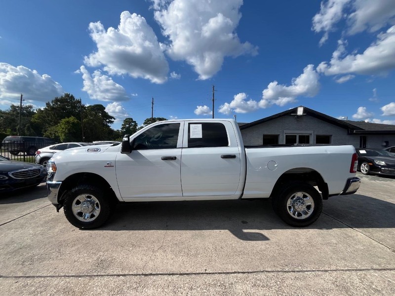 Ram 2500 Vehicle Full-screen Gallery Image 09
