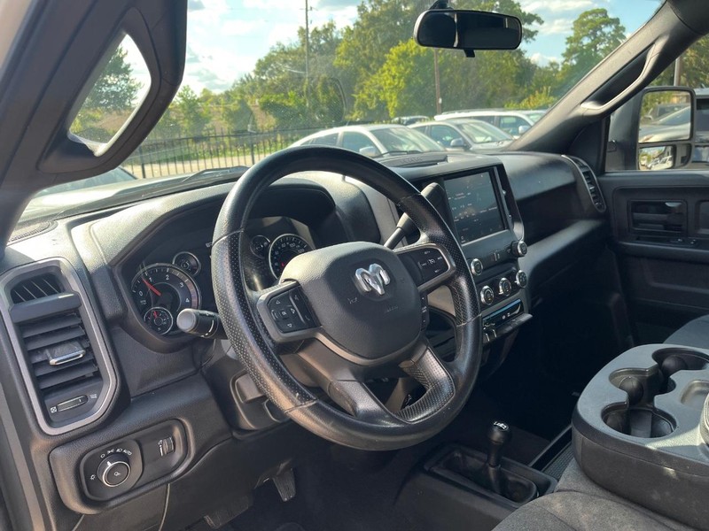 Ram 2500 Vehicle Full-screen Gallery Image 10