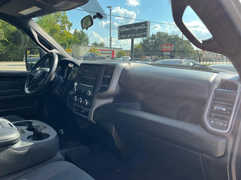 Ram 2500 Vehicle Full-screen Gallery Image 13