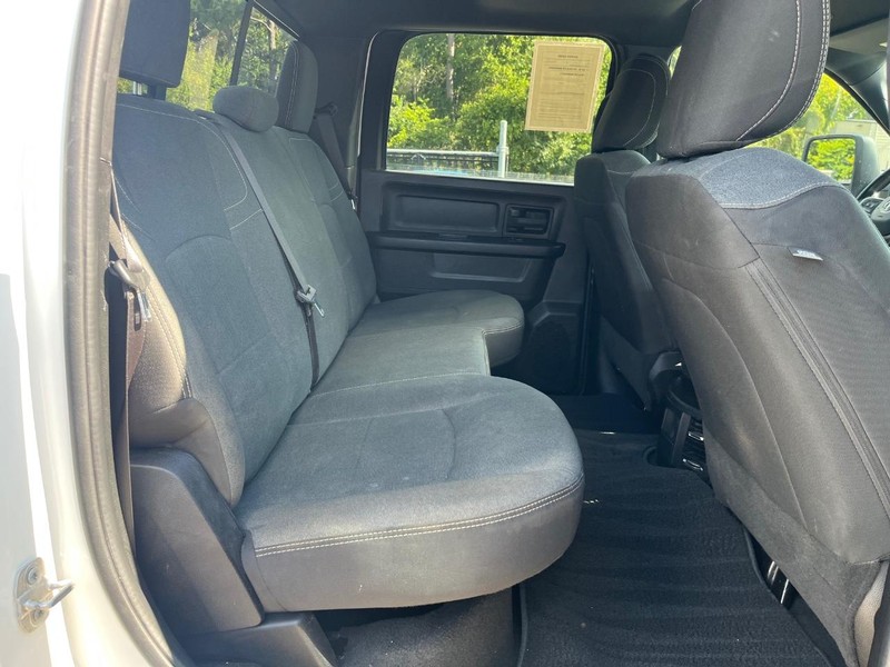 Ram 2500 Vehicle Full-screen Gallery Image 16