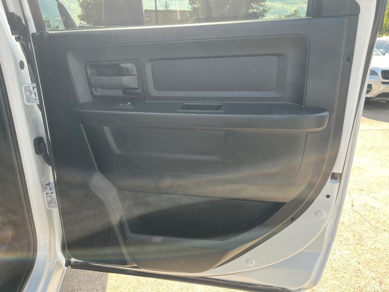 Ram 2500 Vehicle Full-screen Gallery Image 17