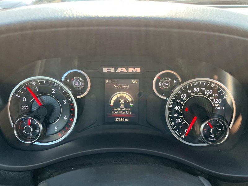 Ram 2500 Vehicle Full-screen Gallery Image 21