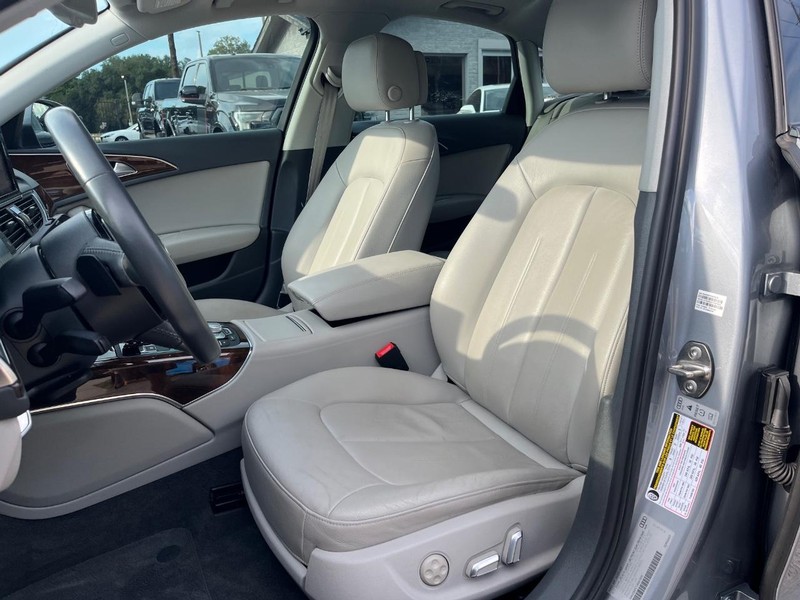 Audi A6 Vehicle Full-screen Gallery Image 11