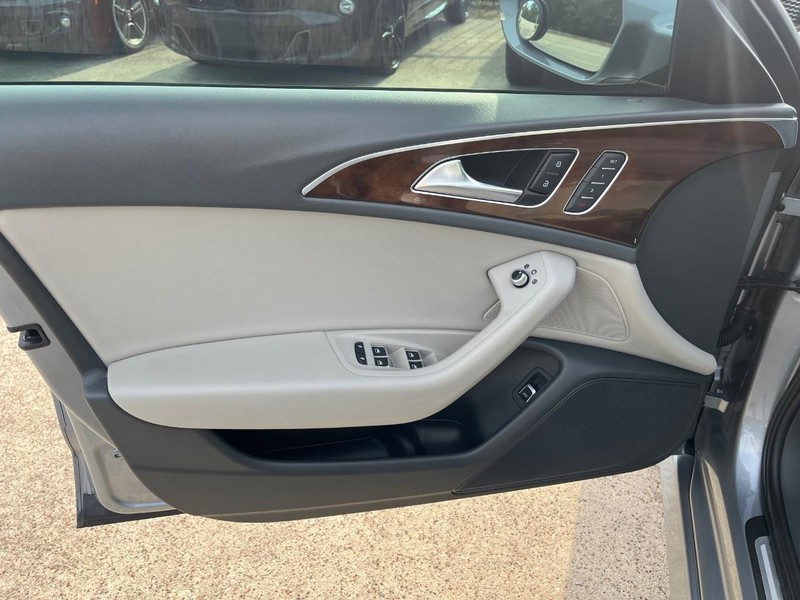 Audi A6 Vehicle Full-screen Gallery Image 12