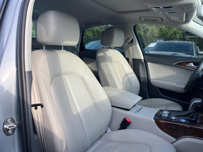 Audi A6 Vehicle Full-screen Gallery Image 14