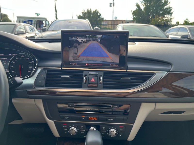 Audi A6 Vehicle Full-screen Gallery Image 23