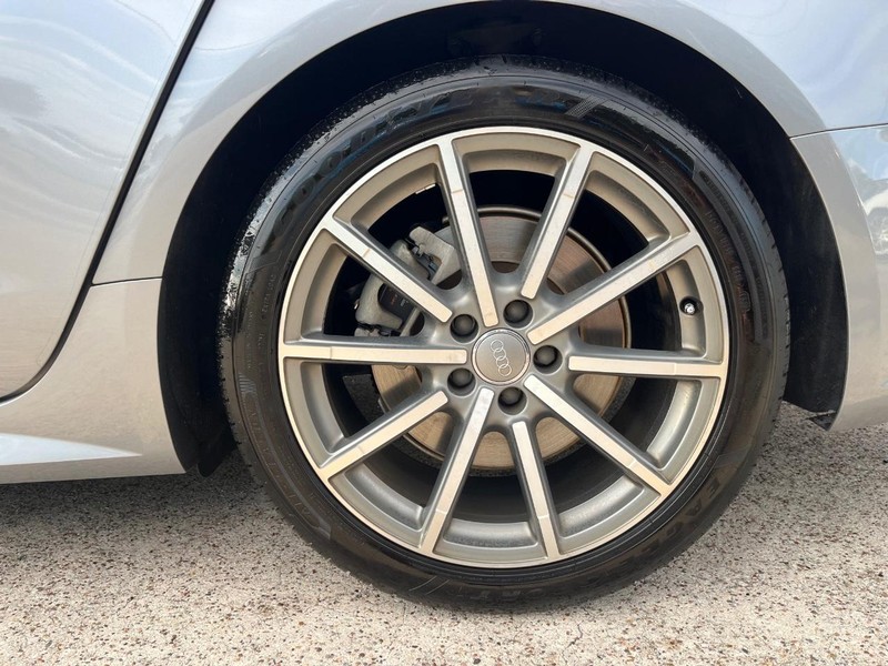 Audi A6 Vehicle Full-screen Gallery Image 28