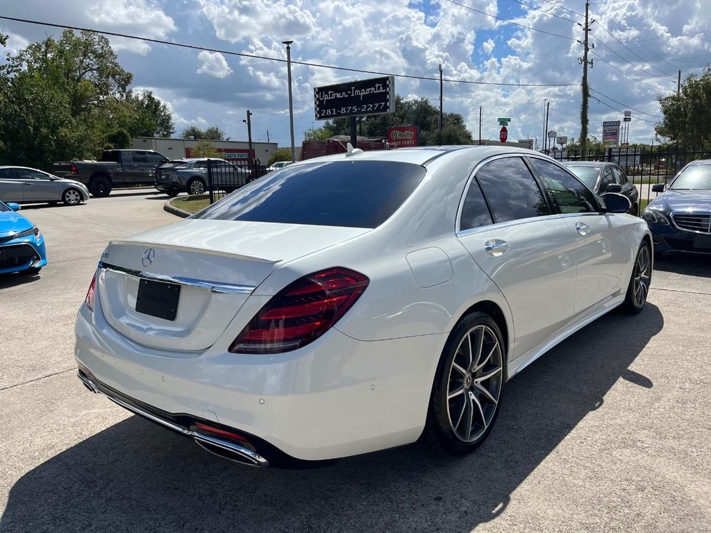 Mercedes-Benz S 560 Vehicle Full-screen Gallery Image 06