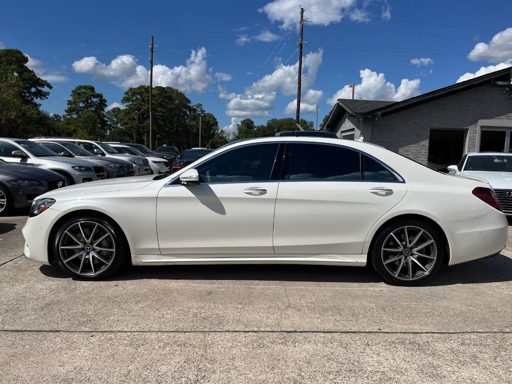 Mercedes-Benz S 560 Vehicle Full-screen Gallery Image 09