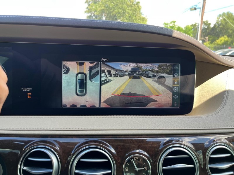 Mercedes-Benz S 560 Vehicle Full-screen Gallery Image 24