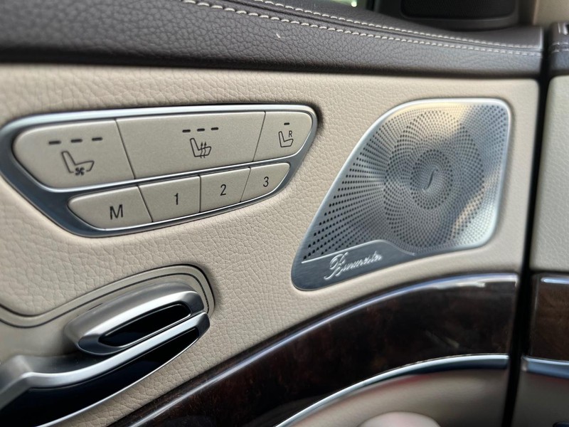 Mercedes-Benz S 560 Vehicle Full-screen Gallery Image 29