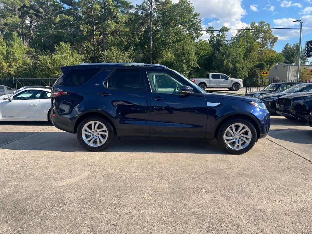 Land Rover Discovery Vehicle Full-screen Gallery Image 05