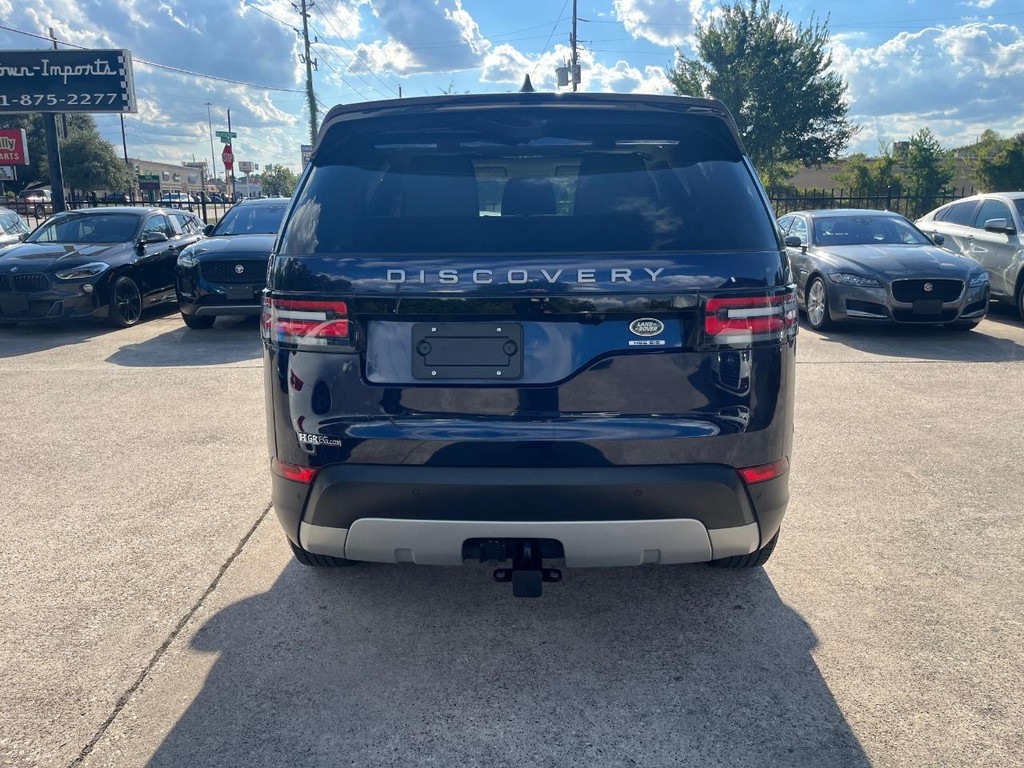 Land Rover Discovery Vehicle Full-screen Gallery Image 06