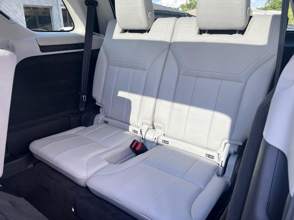 Land Rover Discovery Vehicle Full-screen Gallery Image 20