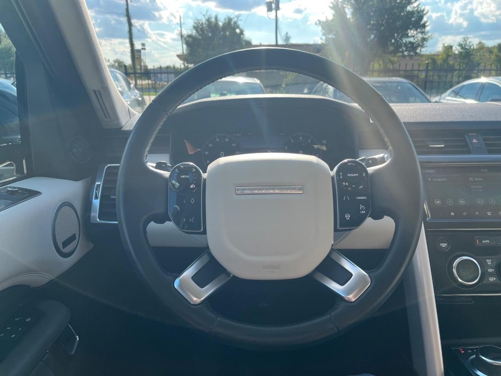 Land Rover Discovery Vehicle Full-screen Gallery Image 21