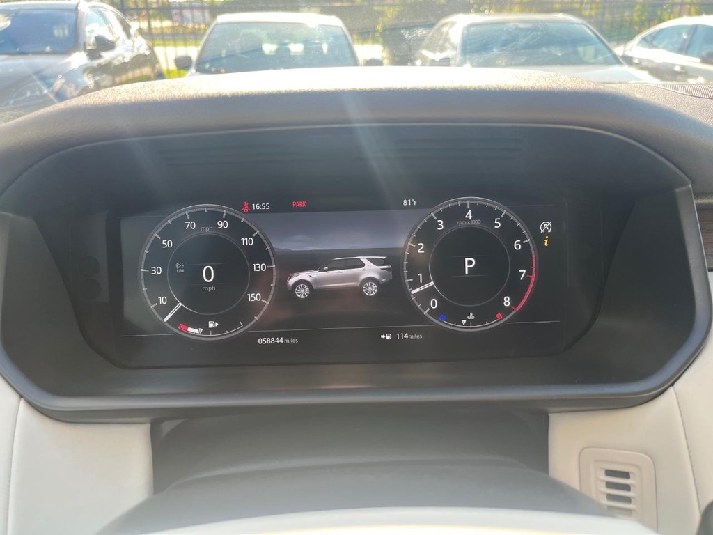 Land Rover Discovery Vehicle Full-screen Gallery Image 22