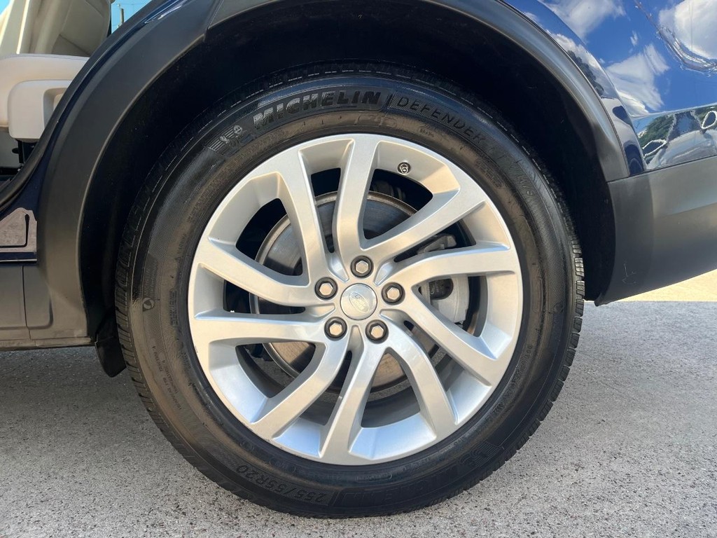 Land Rover Discovery Vehicle Full-screen Gallery Image 29