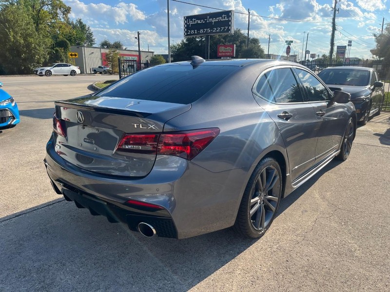 Acura TLX Vehicle Full-screen Gallery Image 06